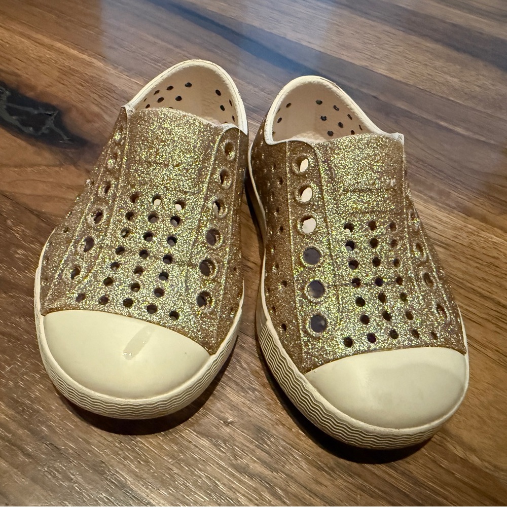 Native Shoes Sparkling Gold Kids Sneakers